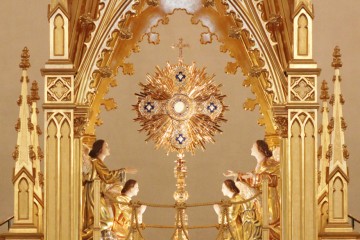 monstrance-360x240
